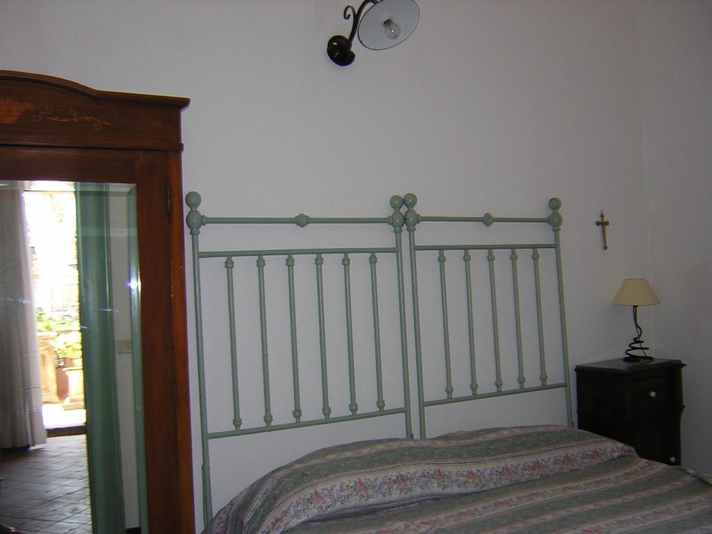 Villa Dei Leoni Santa Tecla Phòng bức ảnh